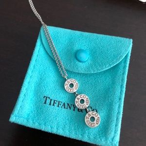 Tiffany’s circle necklace